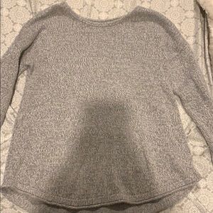 Long sleeve grey knitted sweater